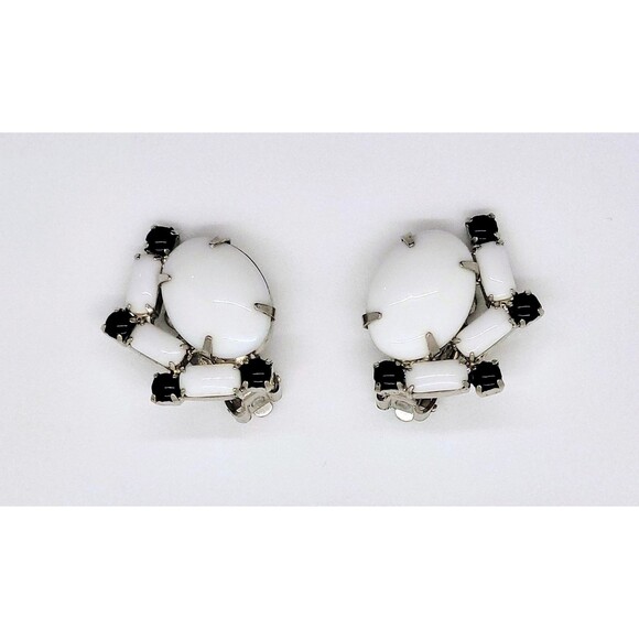 Rare Garne Black Accents with White Milk Glass Clip On Earrings - Picture 2 of 9